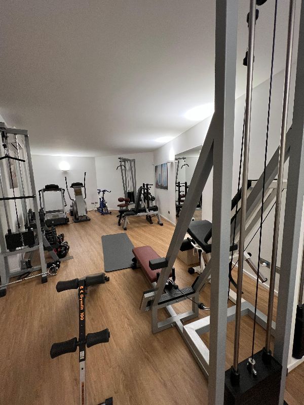 Foto reale di pavimento Vinilico BERRYALLOC SPIRIT in palestra — casa reale della community Casa Match