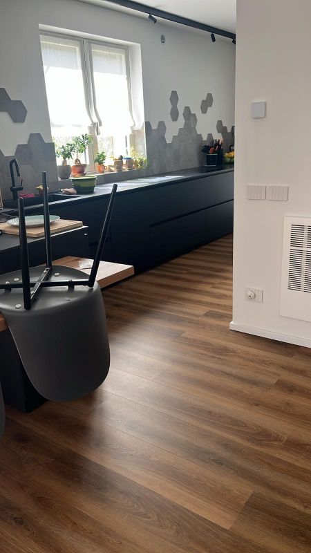 Foto reale di pavimento SPC FLOW 55 in cucina — casa reale della community Casa Match