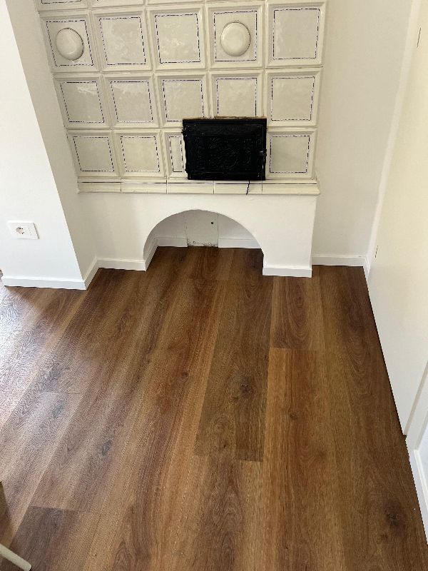 Foto reale di pavimento SPC DECO DECKING CLAP 3D in bagno — casa reale della community Casa Match
