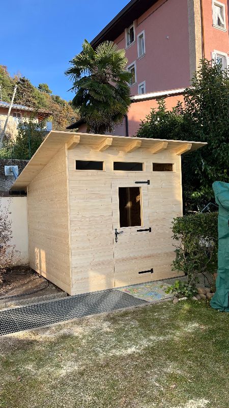 Foto reale di pavimento SPC colore rocky FLOW XL — casa reale della community Casa Match