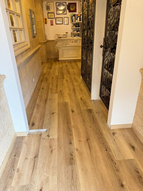 Foto reale di pavimento SPC colore allegra BERRYALLOC SPIRIT — casa reale della community Casa Match
