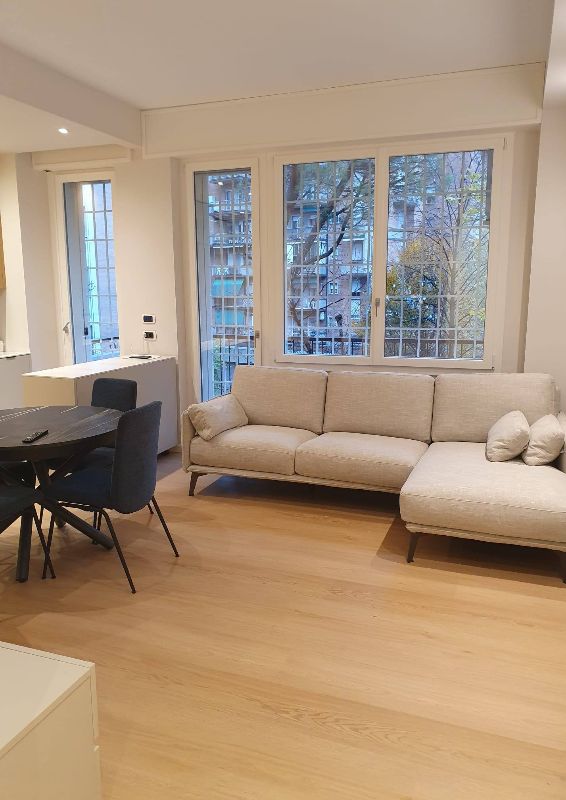 Foto reale di pavimento SPC colore whitney FLOW XL — casa reale della community Casa Match