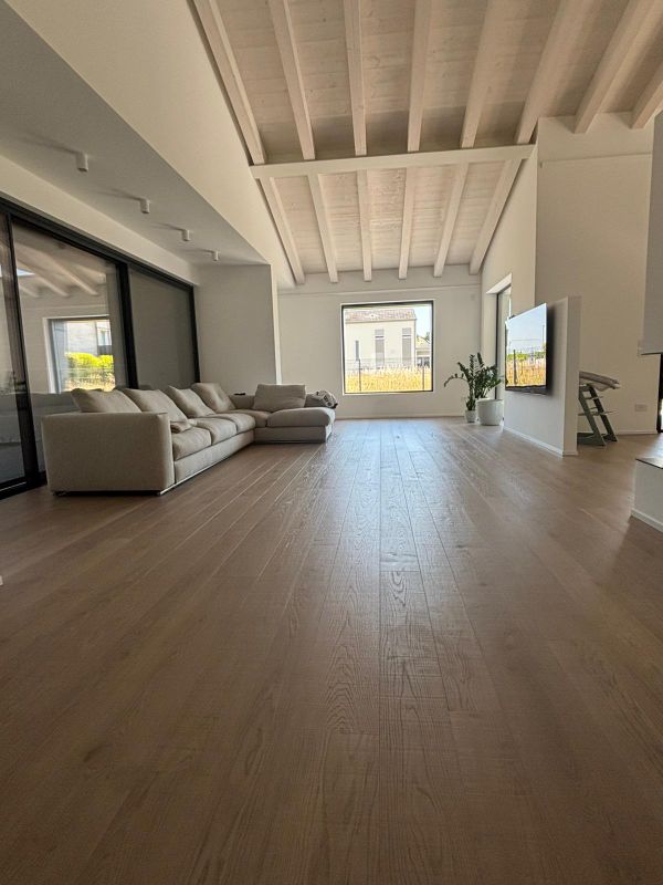 Foto reale di pavimento Parquet — casa reale della community Casa Match