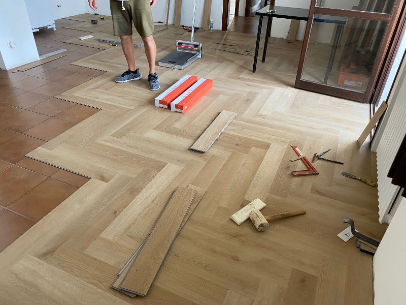 Foto reale di pavimento SPC colore pinna DECO DECKING CLAP 3D — casa reale della community Casa Match