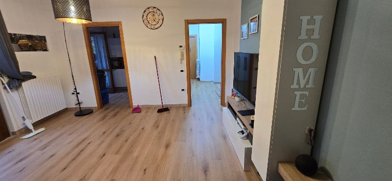 Foto reale di pavimento SPC colore rovere naturale Iperceramica SPC — casa reale della community Casa Match