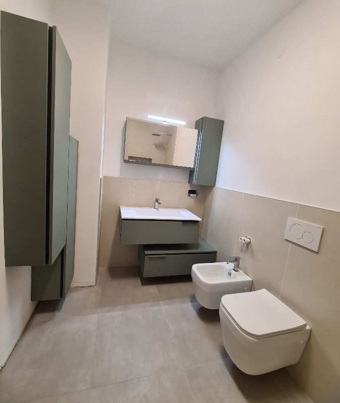 Foto reale di pavimento Gres porcellanato colore taupe Italgraniti Shale — casa reale della community Casa Match
