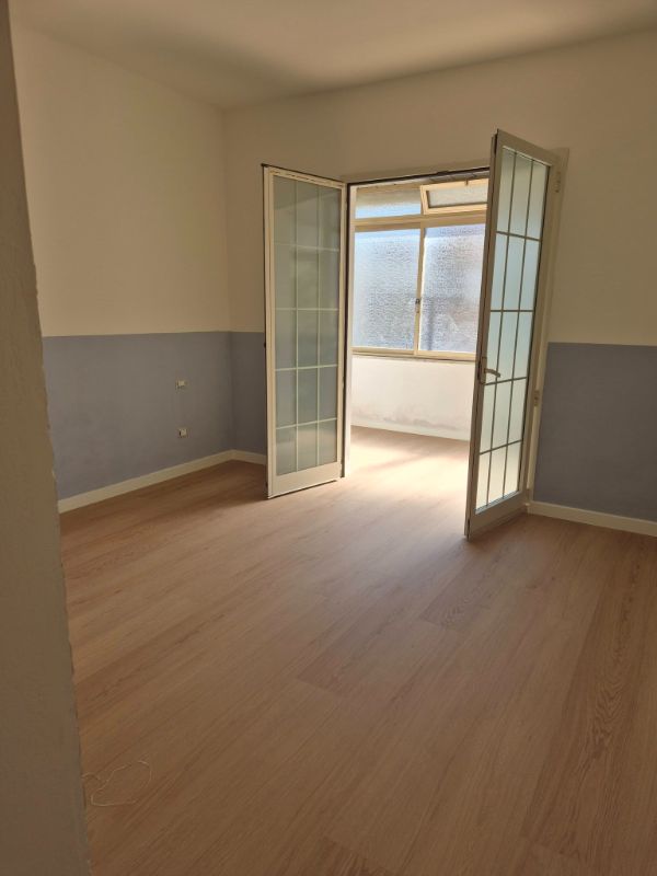Foto reale di pavimento SPC colore whitney FLOW XL — casa reale della community Casa Match