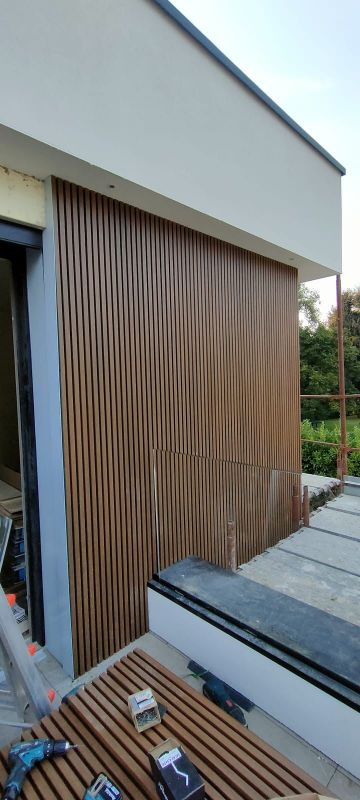 Foto reale di pavimento Pareti colore teak DECO DECKING Moove — casa reale della community Casa Match