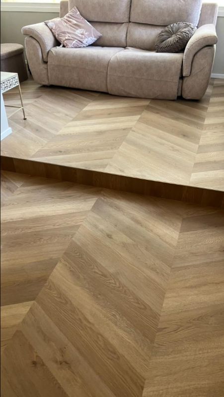 Foto reale di pavimento SPC colore pinna DECO DECKING CLAP 3D — casa reale della community Casa Match