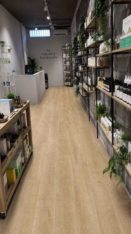 Foto reale di pavimento SPC colore terranova Skema Star KR — casa reale della community Casa Match
