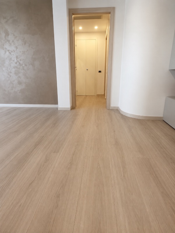Foto reale di pavimento SPC colore pinna DECO DECKING CLAP 3D — casa reale della community Casa Match
